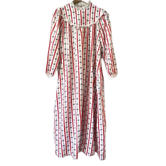 Lanz of Salzburg Vintage Flannel Nightgown Small White Red Blue Hearts Long Slv - Picture 3 of 5